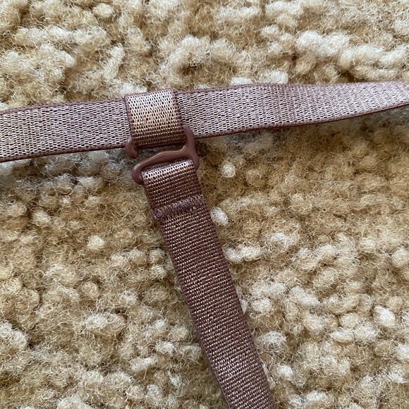 NWT Buffbunny Sultry sports bra, size L, Mocha Berry - Picture 6 of 10